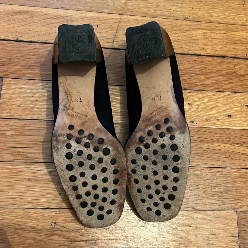 Donald J. Pliner The Chelsie Pump Heels in Black, size 7.5